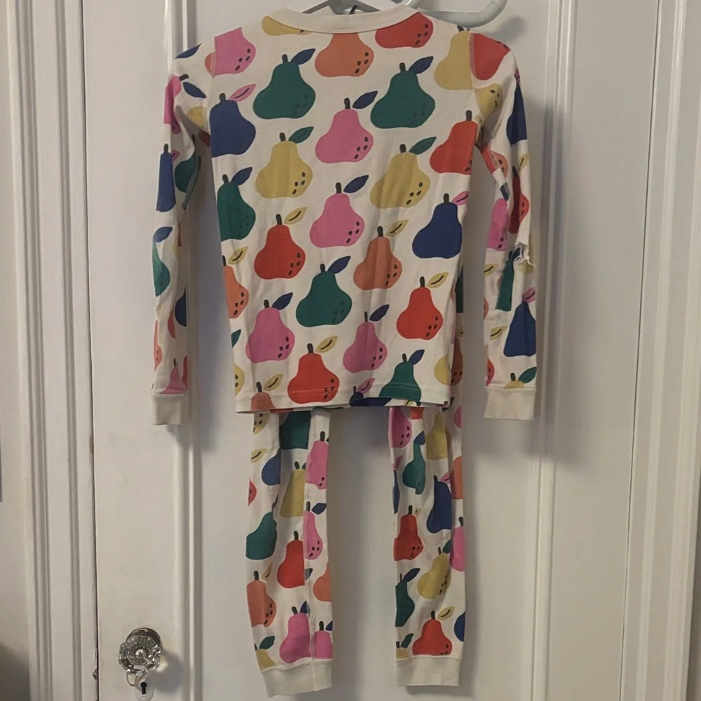Hanna Andersson Multi-Color Pear Print Cream Long Sleeve Pajama Set
